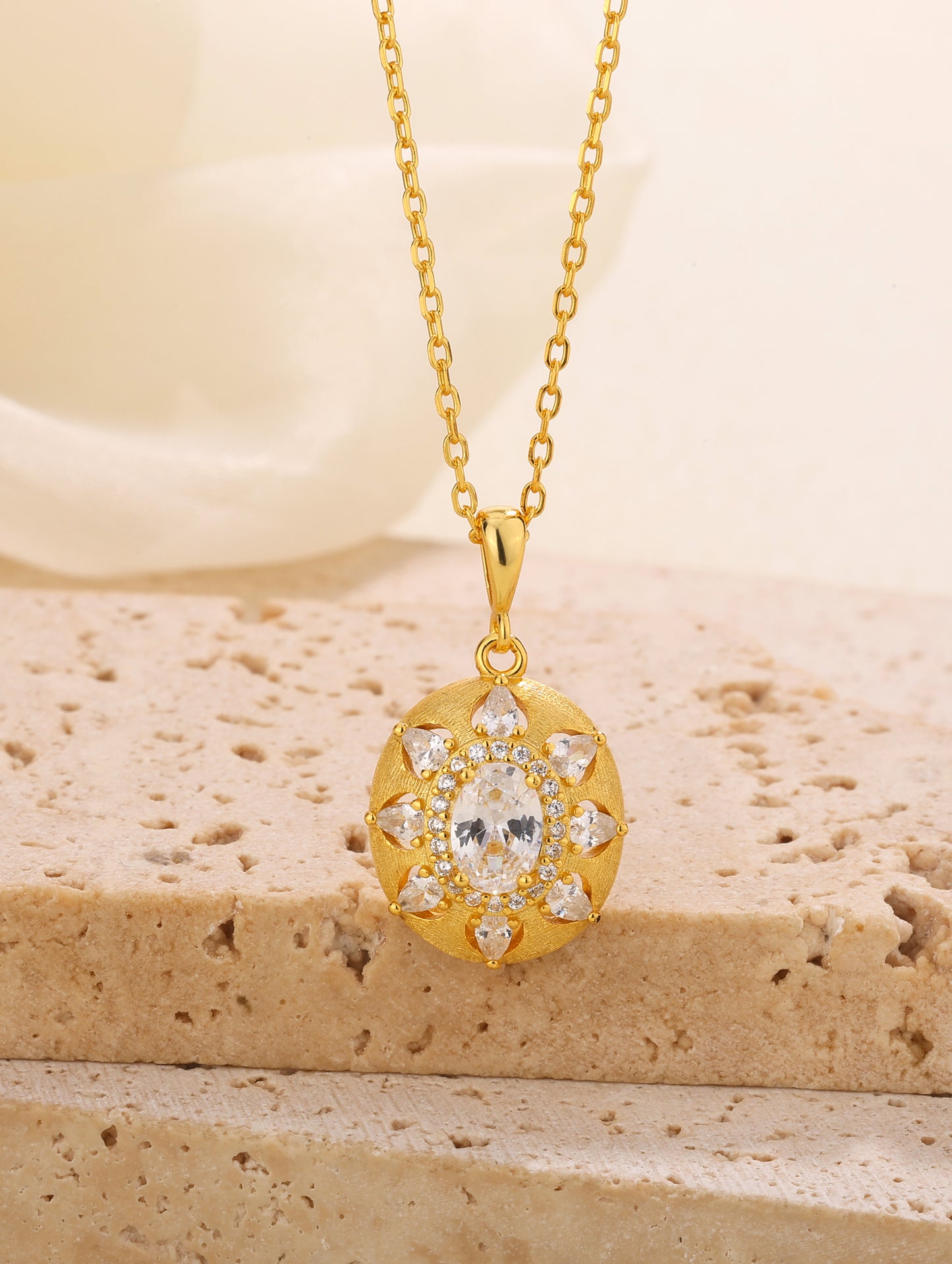 ROYAL SUNBURST CHARM CHAIN