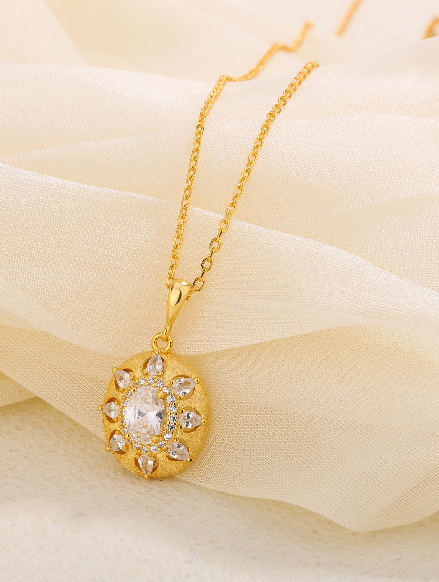 ROYAL SUNBURST CHARM CHAIN