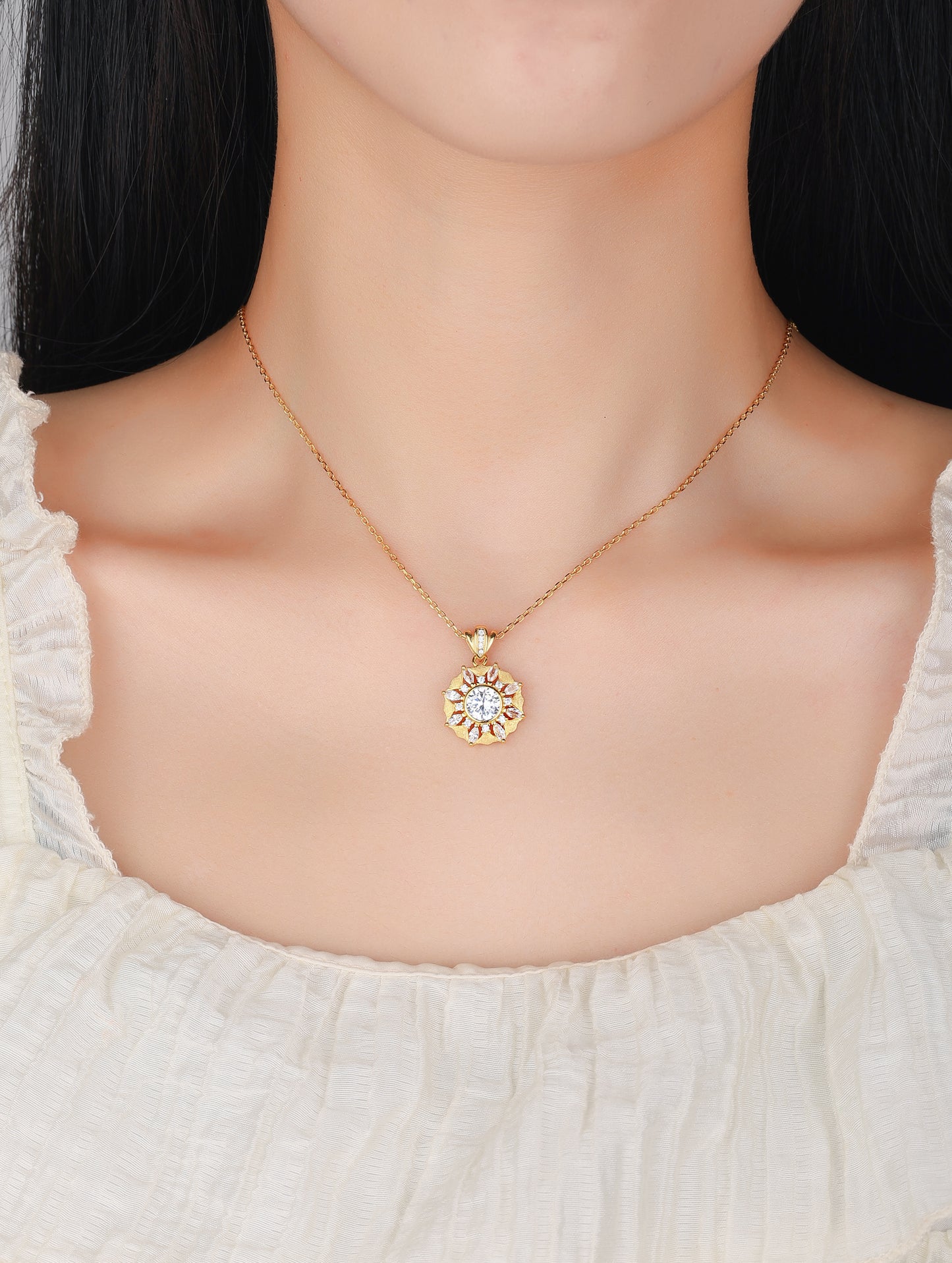 GOLDEN SOLARA BLOOM CHARM CHAIN