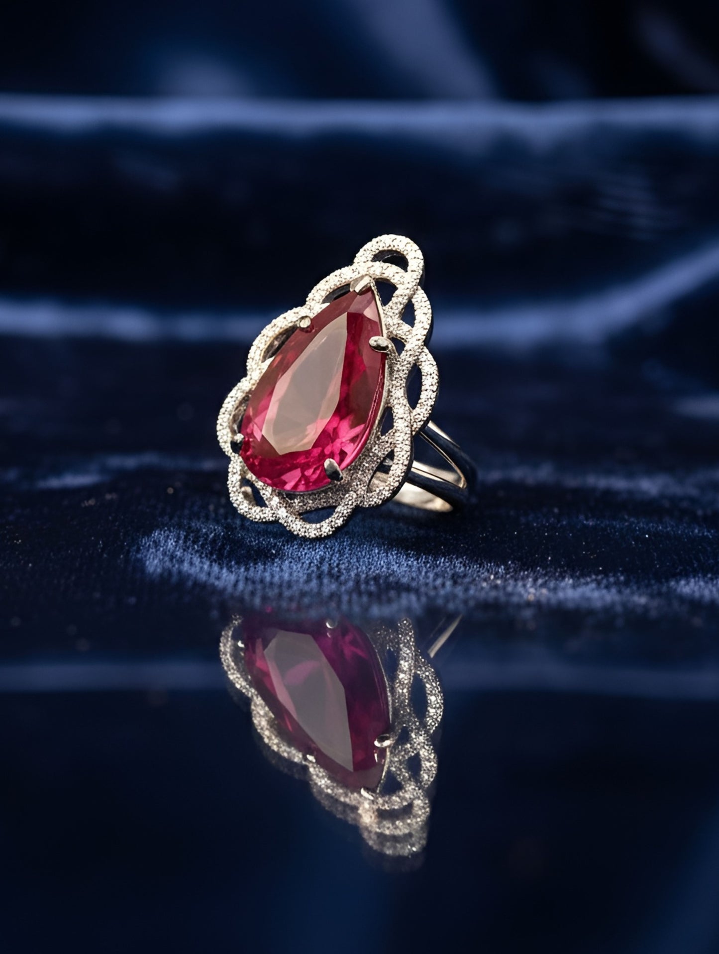 Premium Royale Teardrop Ring