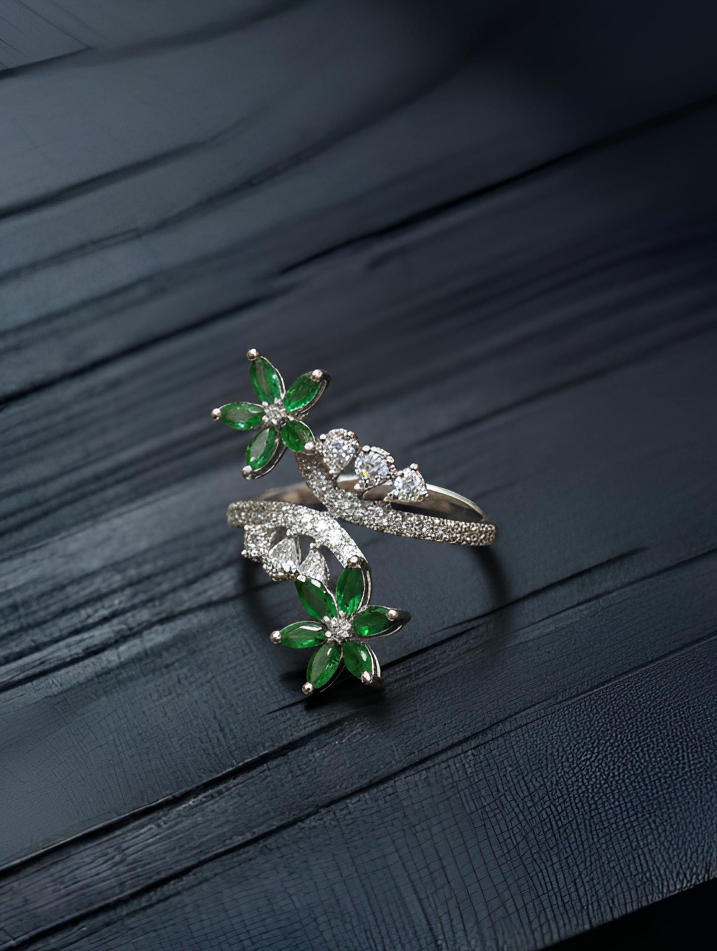 Premium Emerald Vine Ring
