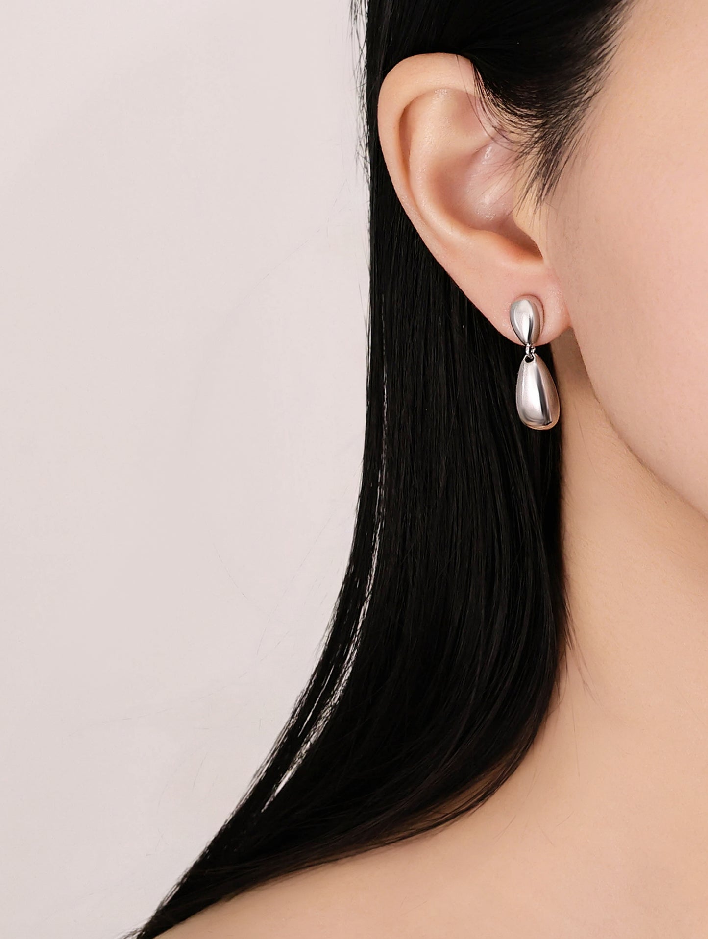 PURE GLOW TEARDROP EARRINGS