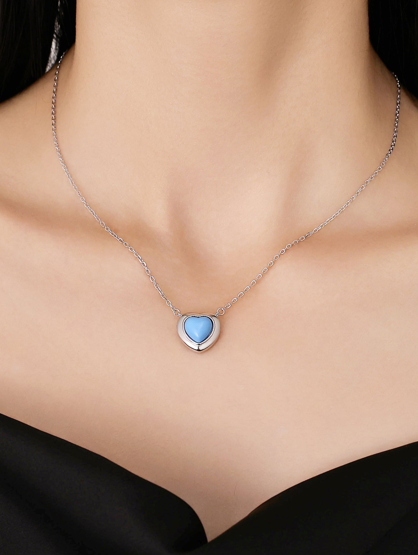 BLUE WHISPER HEART CHARM CHAIN