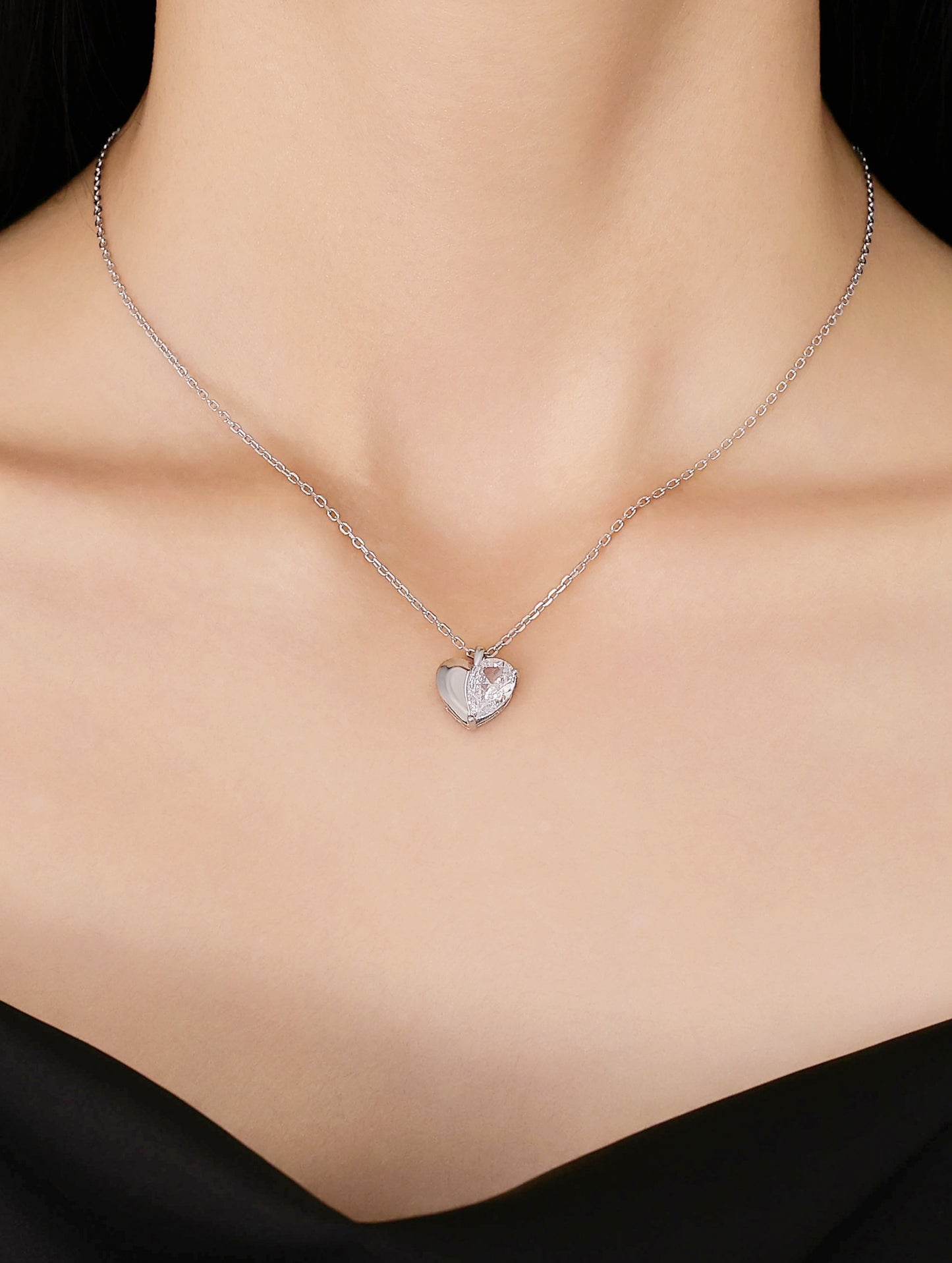 ETERNAL SPARK HEART CHARM CHAIN