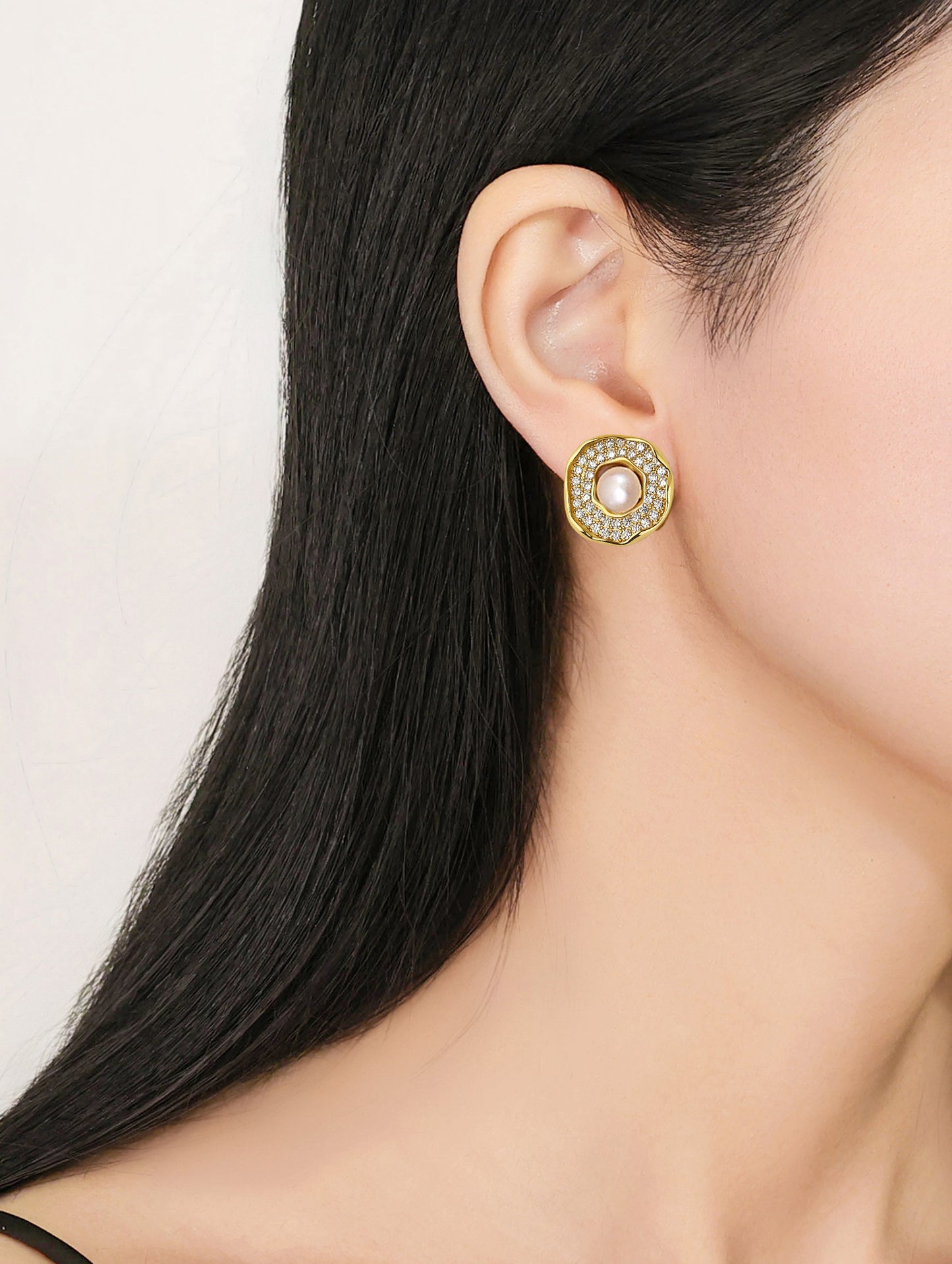AURELIA PEARL STUDS EARRINGS