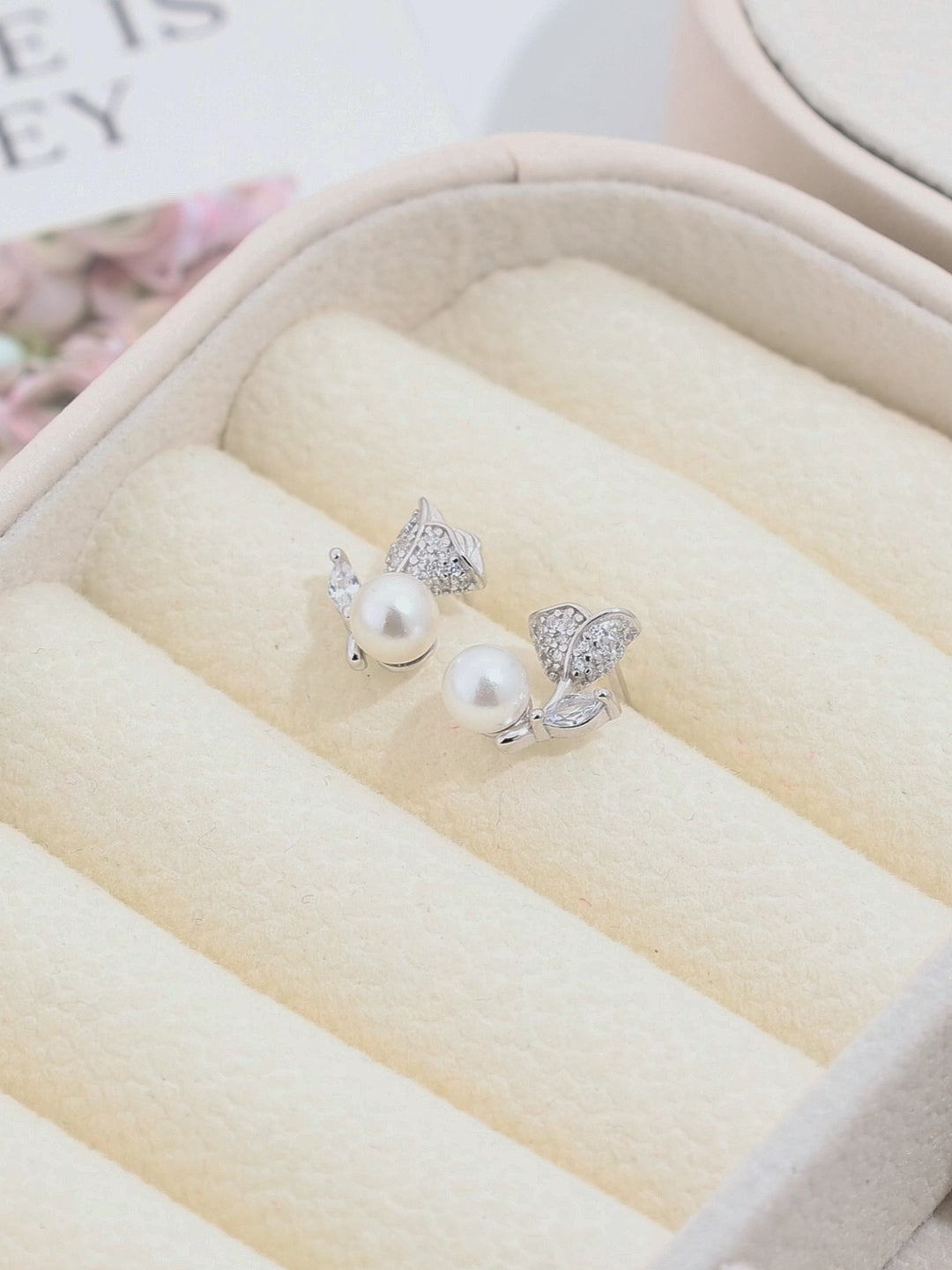 Load and play video in Gallery viewer, SILVER ROSE PEARL EARRINGS
