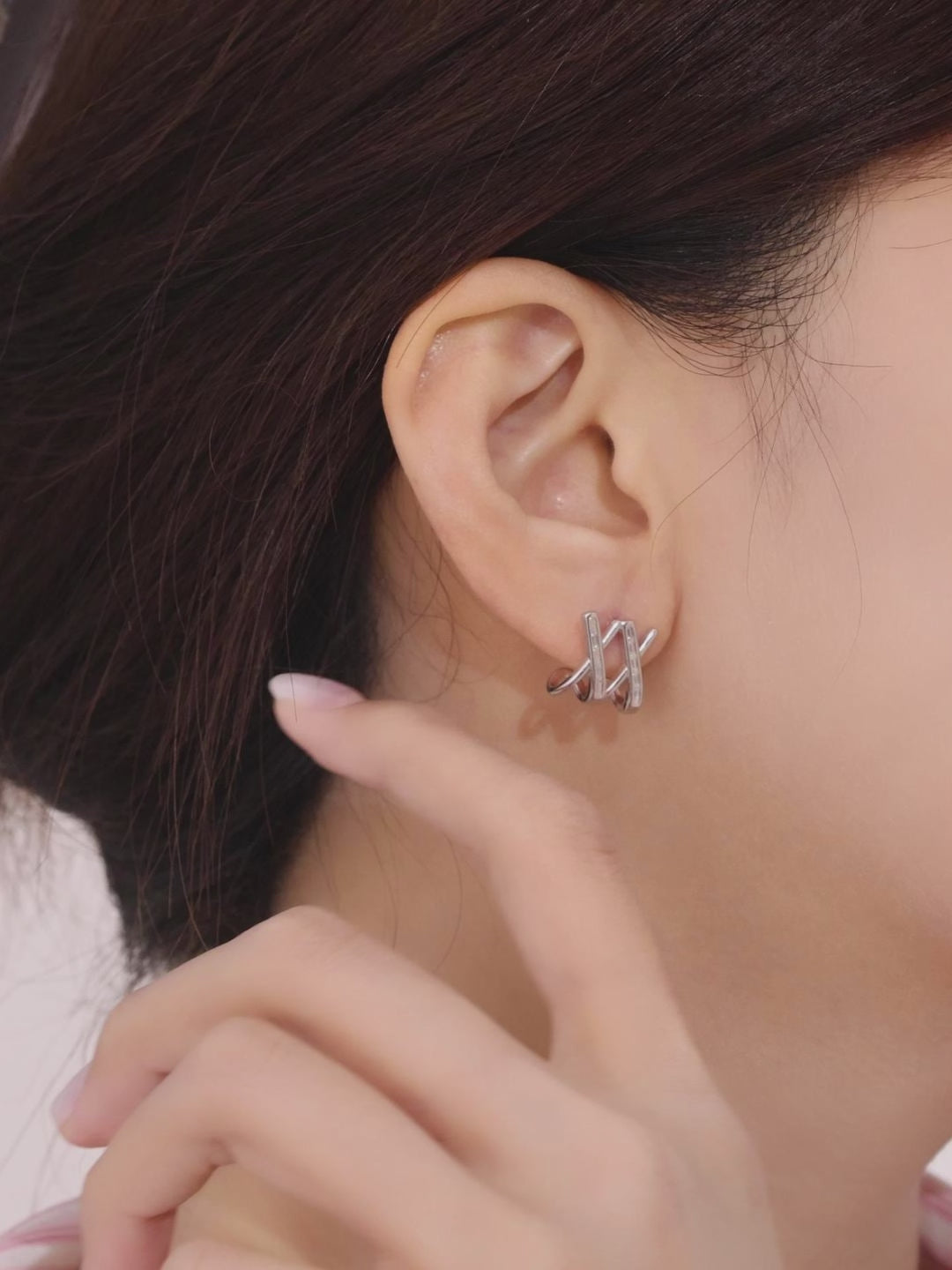 Load and play video in Gallery viewer, AAFREEN EARRINGS
