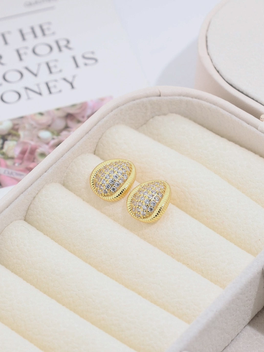 Load and play video in Gallery viewer, ROYAL SPARK OVAL EARRINGS
