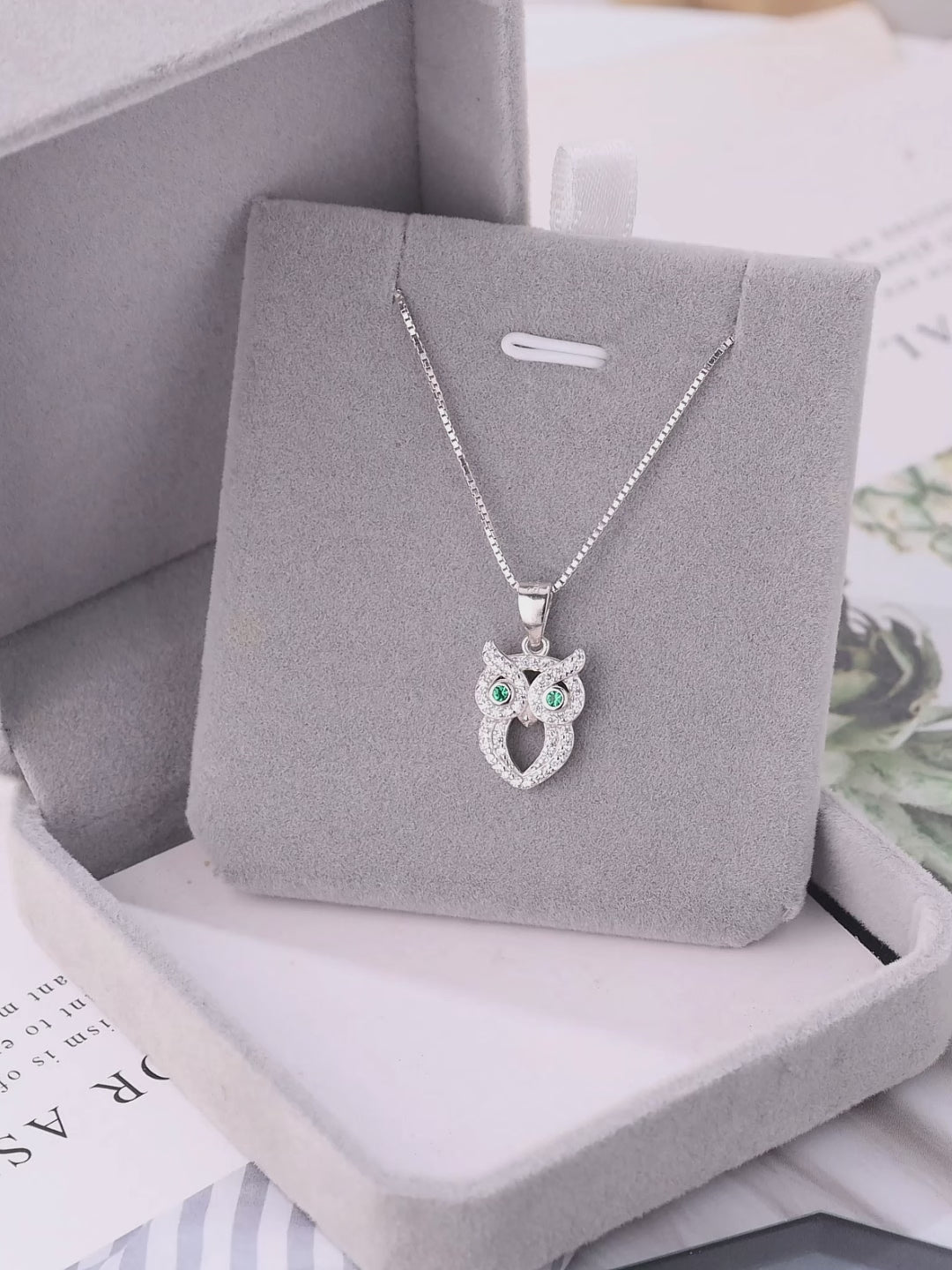 Load and play video in Gallery viewer, Owl Pendant Set
