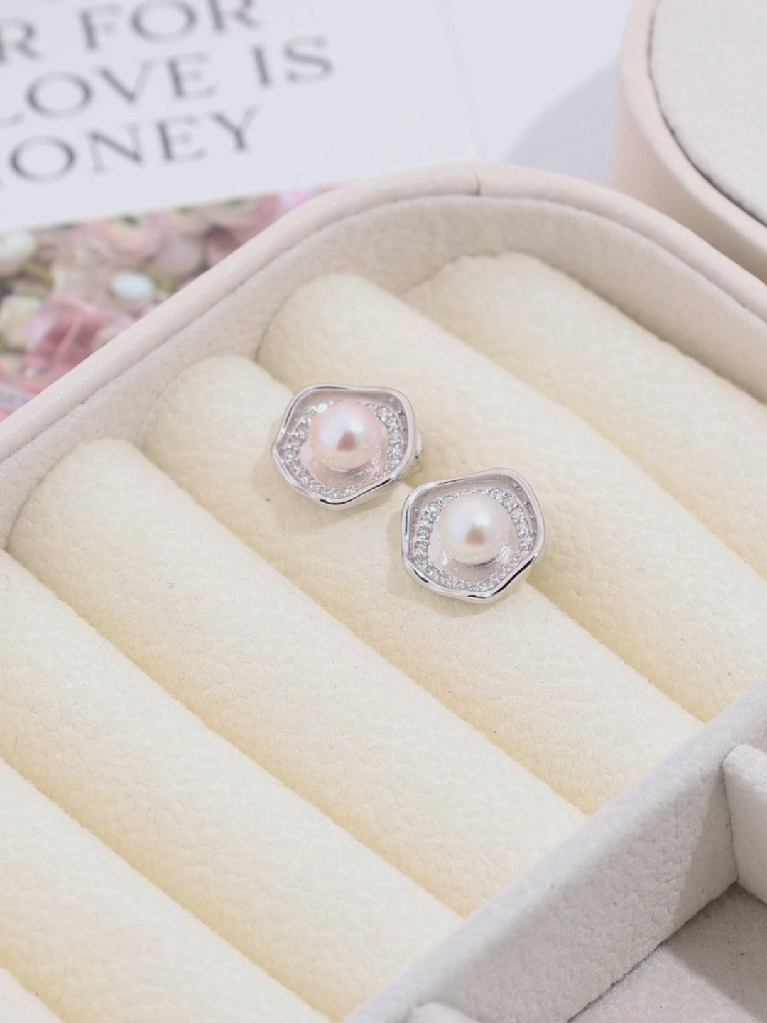Load and play video in Gallery viewer, CELESTIAL PEARL HALO STUD EARRINGS
