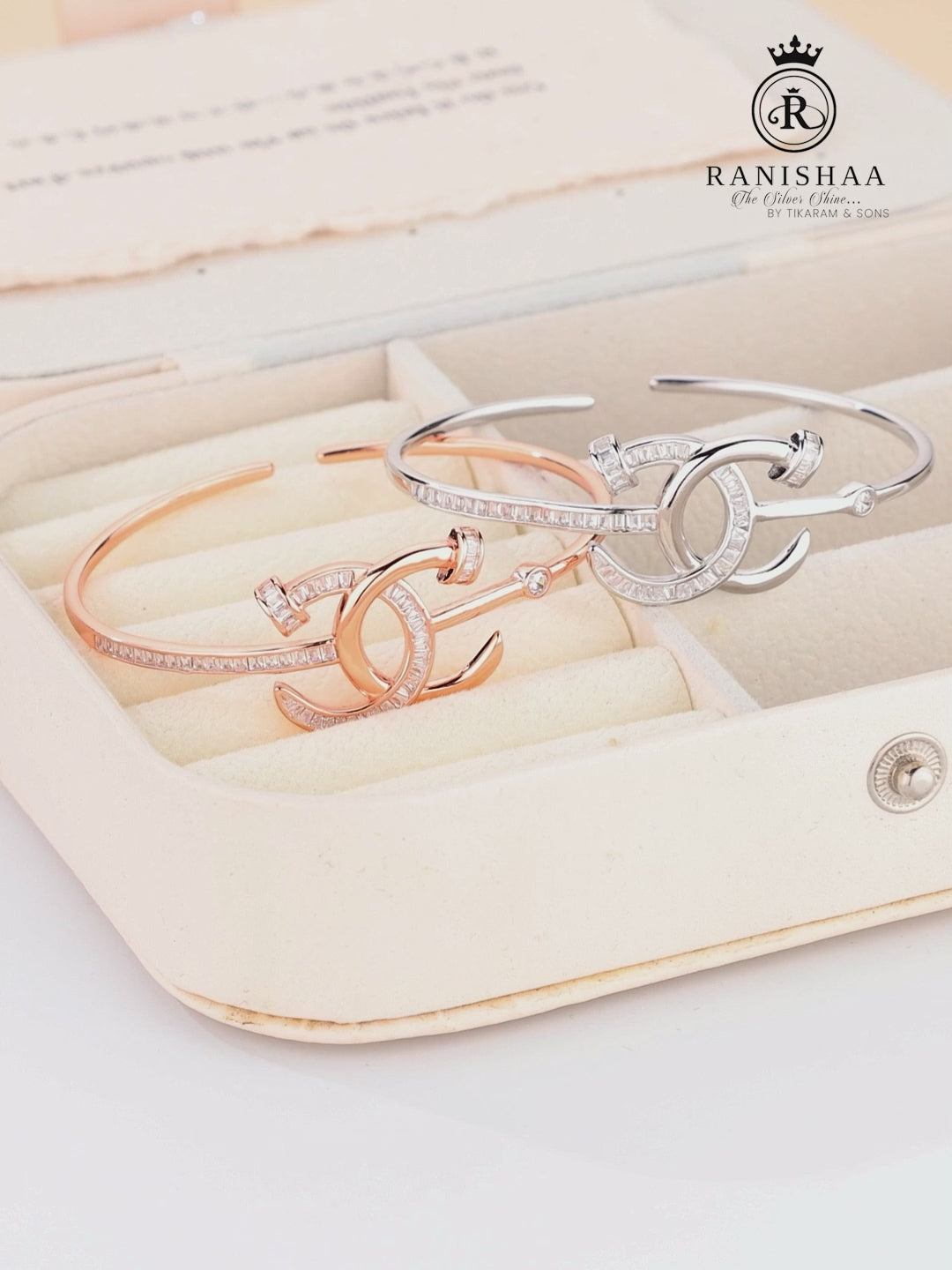 Load and play video in Gallery viewer, ETERNAL LINK SILVER BRACELET
