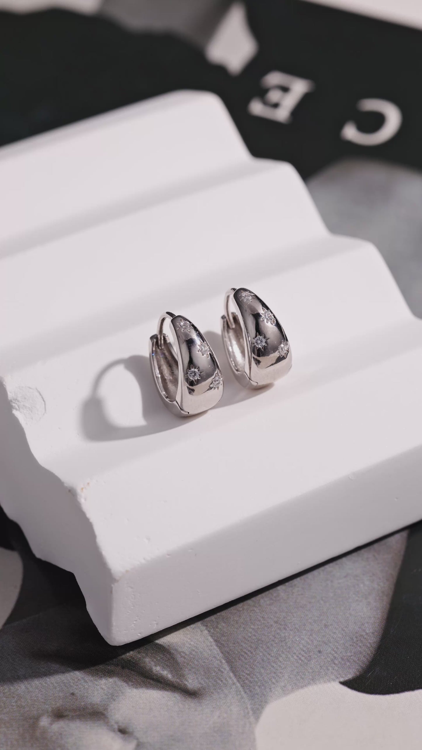 Load and play video in Gallery viewer, AAFREEN EARRINGS
