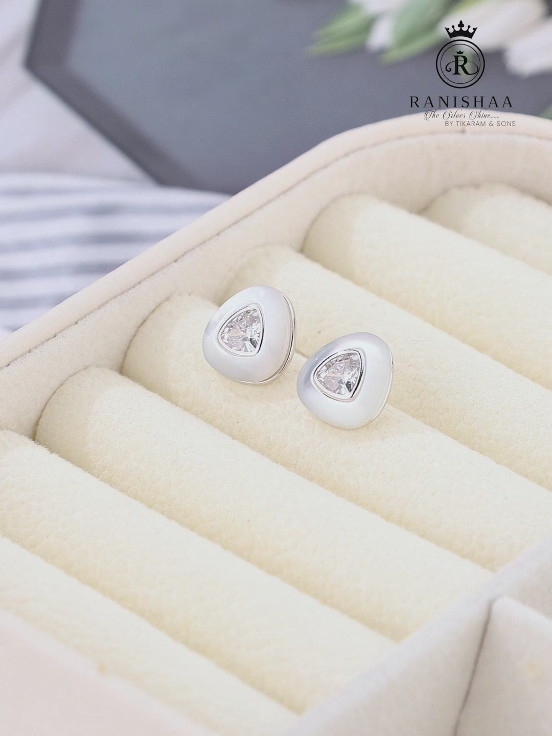 Load and play video in Gallery viewer, PEARL RADIANCE STUD EARRINGS
