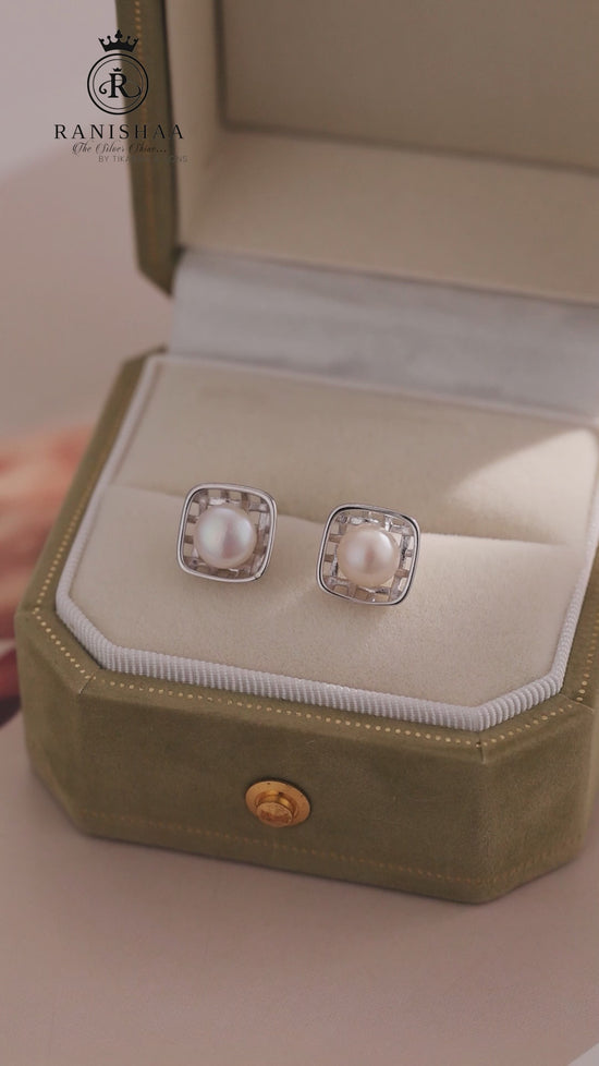 Load and play video in Gallery viewer, AAFREEN EARRINGS
