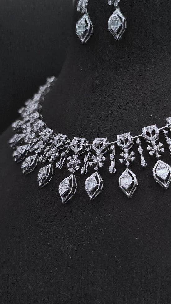 Load and play video in Gallery viewer, DILKASH NECKLACE
