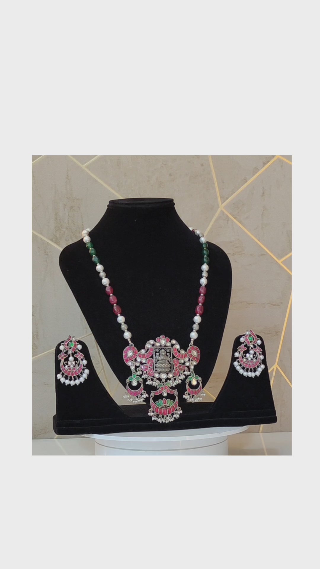 Load and play video in Gallery viewer, IBAADAT NECKLACE (STYLE 1106)
