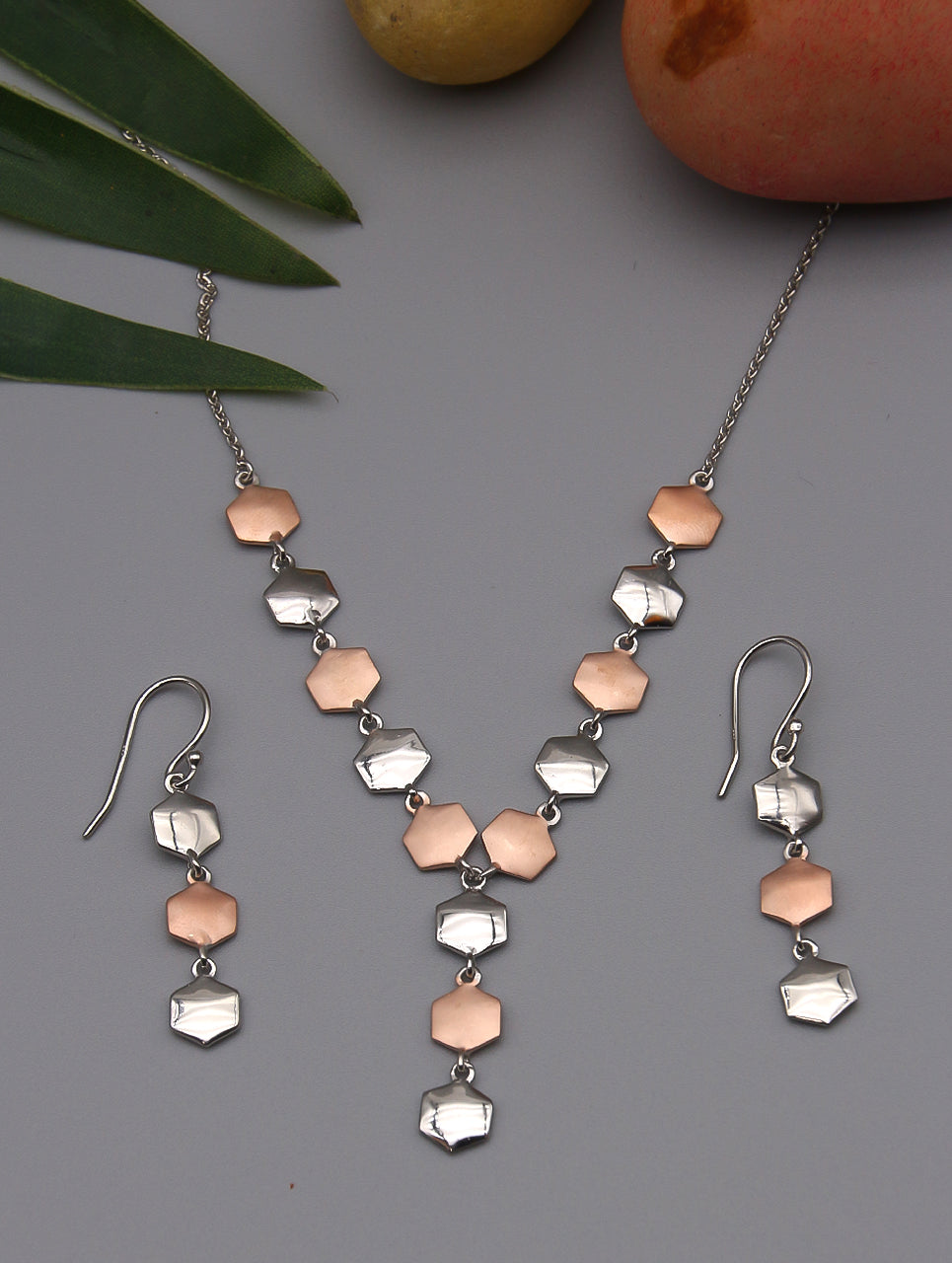 Load image into Gallery viewer, PENDANT SET (STYLE 530)
