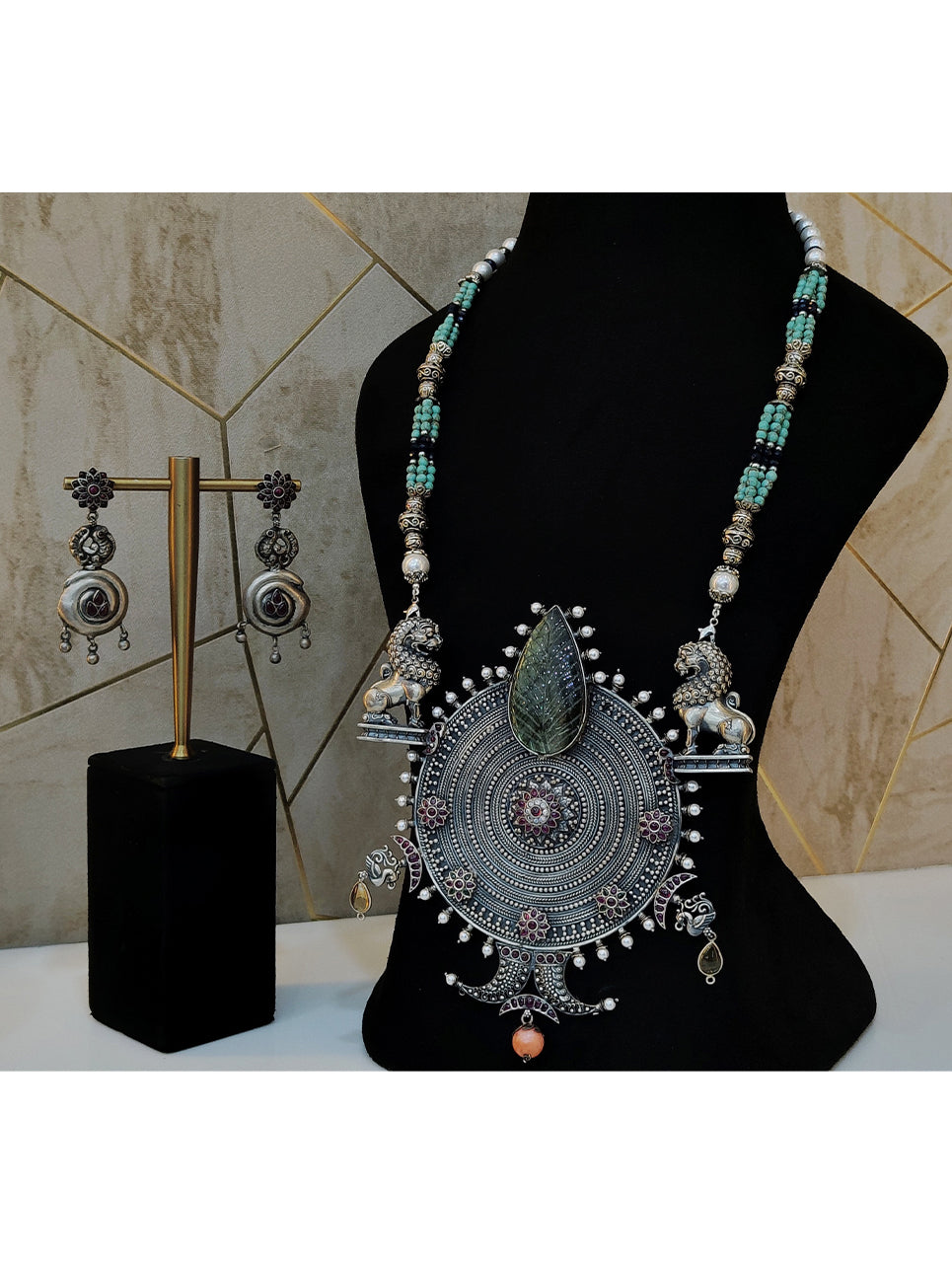 Load image into Gallery viewer, NOOR NECKLACE (STYLE 403)
