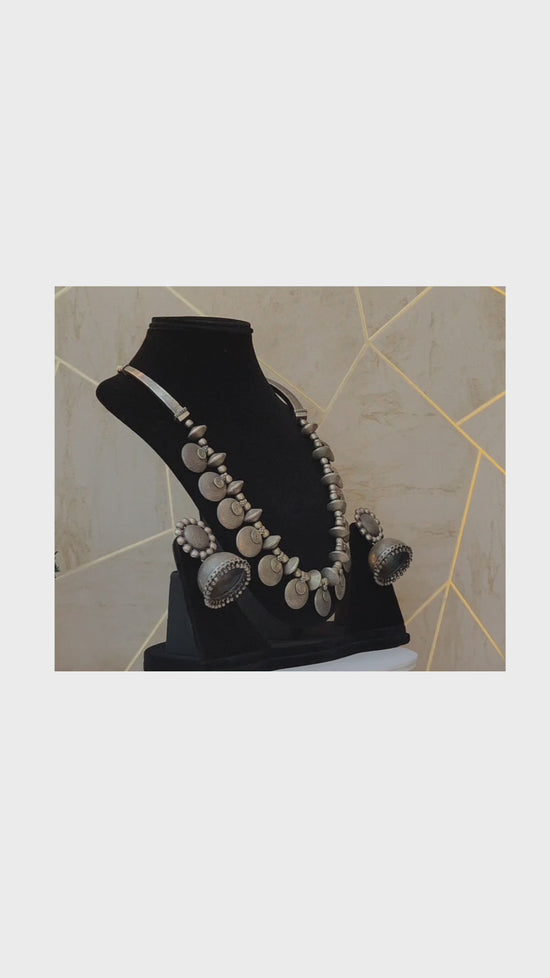 Load and play video in Gallery viewer, NOOR NECKLACE (STYLE 1658)
